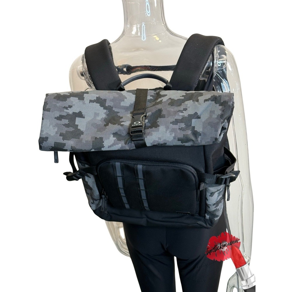 Oakley Backpack Utility Rolled Up Black Camo Blackout School